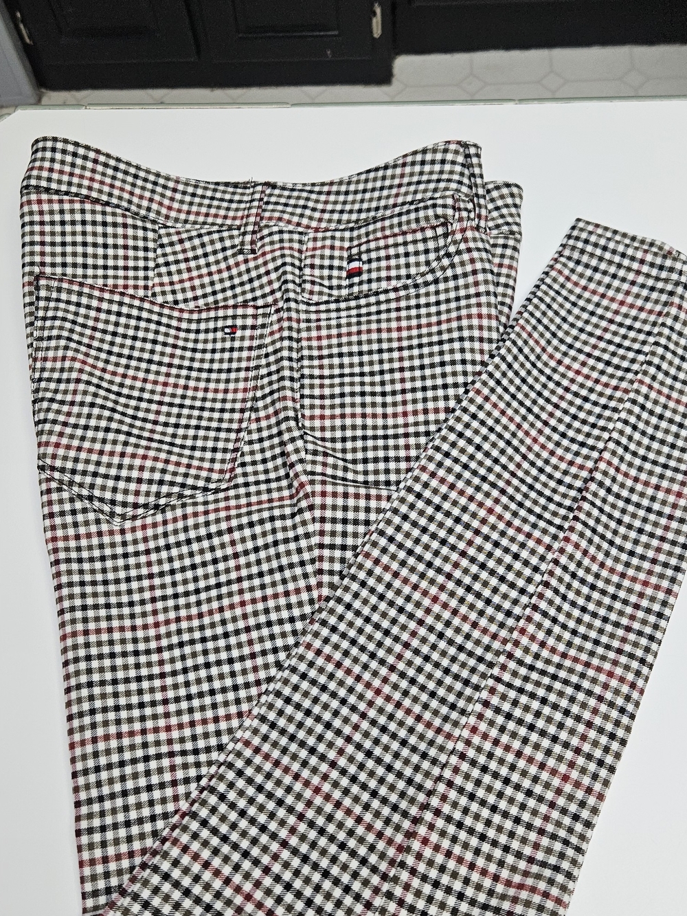 Tommy Hilfiger Black White & Brick Red Plaid Cropped Pants Size 4